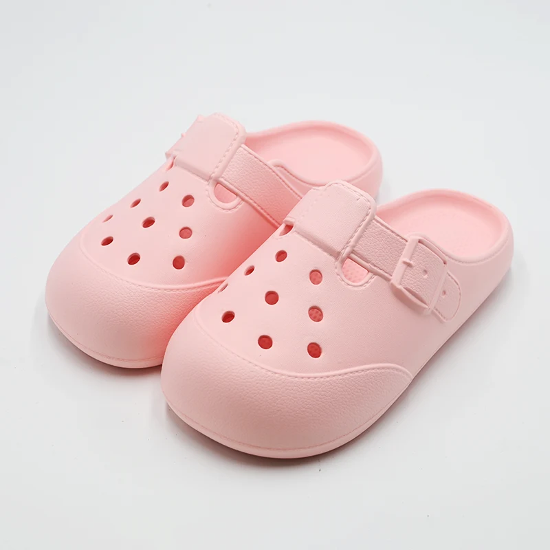 FOPS FLOPS so với slide: Chọn giày dép mùa hè phù hợp