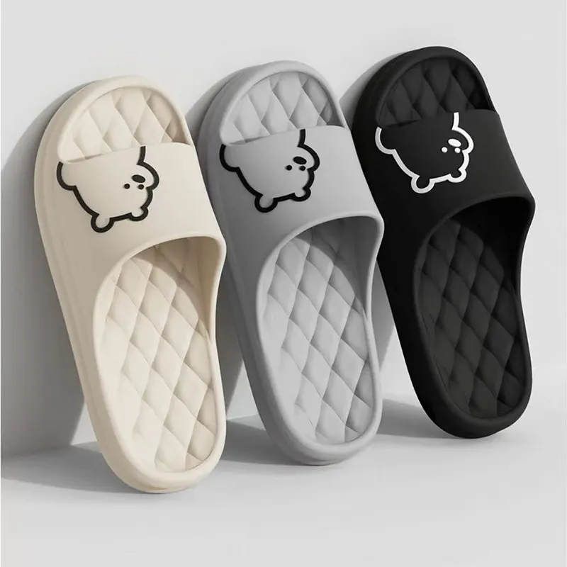 Tại sao đôi dép hình gấu dễ thương lại trở thành món đồ cần phải có cho cuộc sống gia đình ấm cúng?